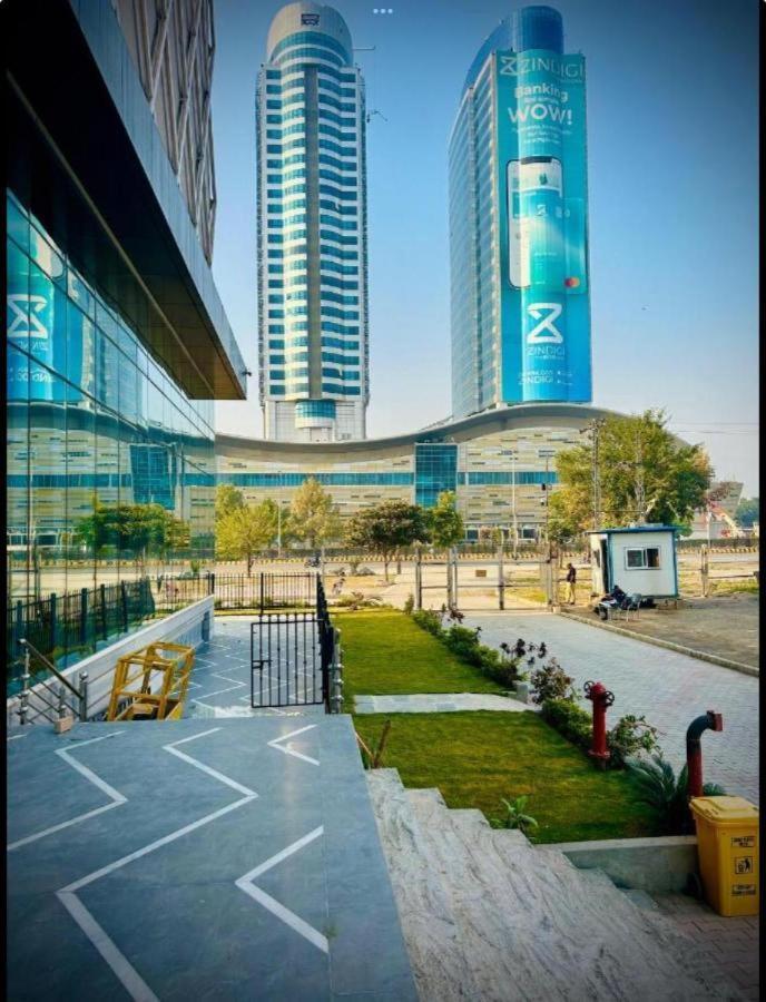 High Rise Presidential Suite In Elysium Opp Centaurus Islamabad Eksteriør bilde